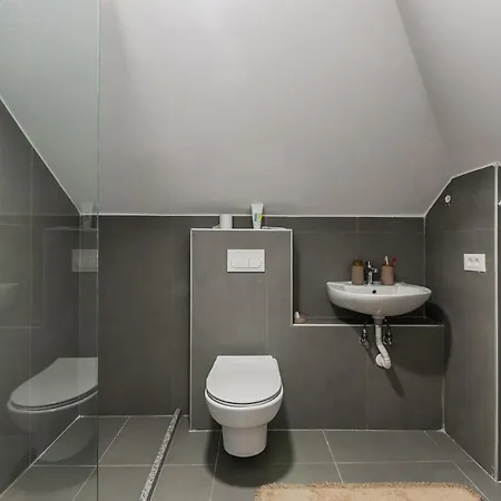 Bora No7 Belvedere By Pikhost كورتشي