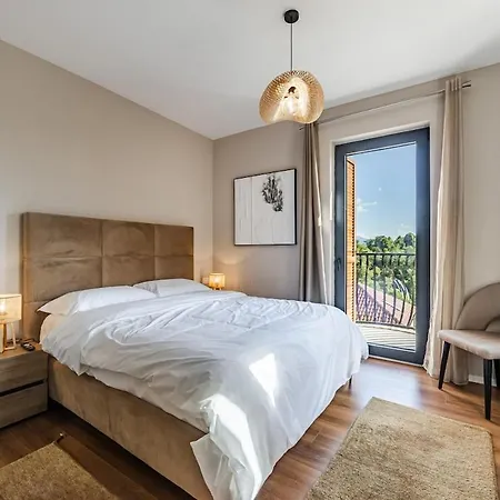 Bora No7 Belvedere By Pikhost * كورتشي